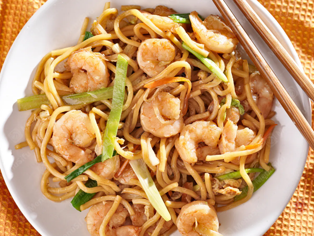 shrimp lo mein at New Ho Won，a Chinese Restaurant in Dumont